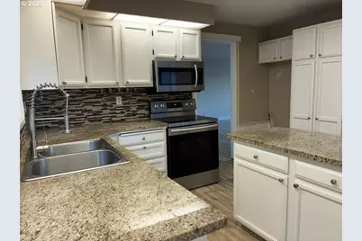 2225 Maine Ct, North Bend, OR 97459 - Photo 19