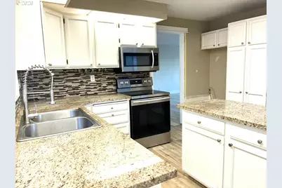 2225 Maine Ct, North Bend, OR 97459 - Photo 15