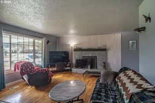 266 Sherwood Dr, Sutherlin, OR 97479 - Photo 11