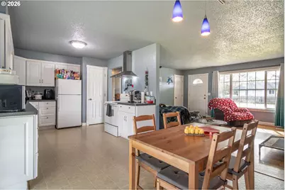 266 Sherwood Dr, Sutherlin, OR 97479 - Photo 25