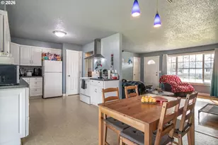 266 Sherwood Dr, Sutherlin, OR 97479 - Photo 25