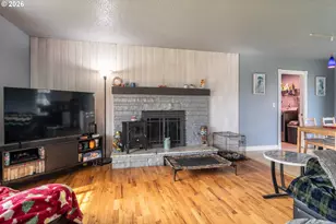 266 Sherwood Dr, Sutherlin, OR 97479 - Photo 13