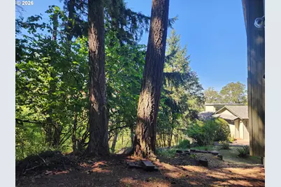202 Foxtail Dr, Eugene, OR 97405 - Photo 9