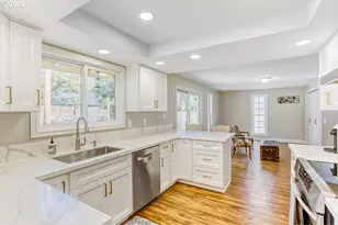 12405 SW Berryhill Ln, Beaverton, OR 97008 - Photo 9