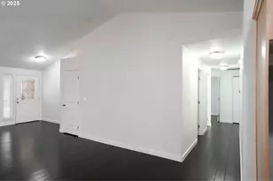 1748 Salmon River St NW, Salem, OR 97304 - Photo 15