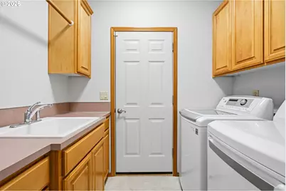 843 SE 43rd Ave, Hillsboro, OR 97123 - Photo 27
