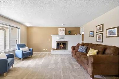 1040 NE 12th Pl, Canby, OR 97013 - Photo 9