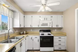 1040 NE 12th Pl, Canby, OR 97013 - Photo 17
