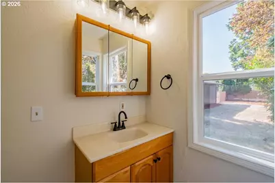 1140 Lewis St, Salem, OR 97302 - Photo 31