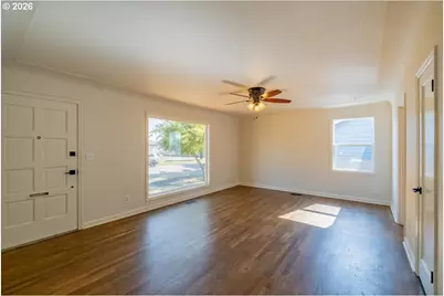 1140 Lewis St, Salem, OR 97302 - Photo 9