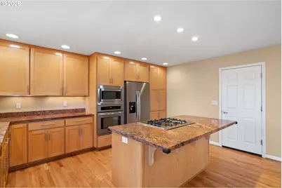 12390 SW 106th Dr, Portland, OR 97223 - Photo 9