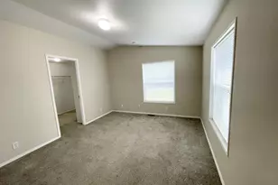 4455 Blueberry Ln NE, Salem, OR 97305 - Photo 17