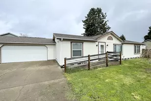 4455 Blueberry Ln NE, Salem, OR 97305 - Photo 3