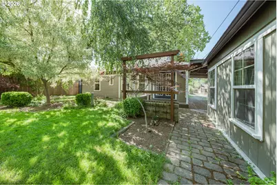 501 NE Broadway St, Myrtle Creek, OR 97457 - Photo 37