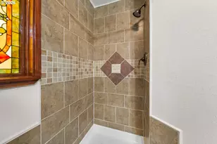 501 NE Broadway St, Myrtle Creek, OR 97457 - Photo 23