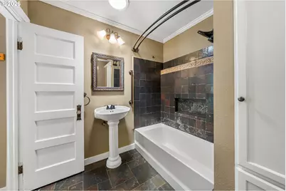 501 NE Broadway St, Myrtle Creek, OR 97457 - Photo 27