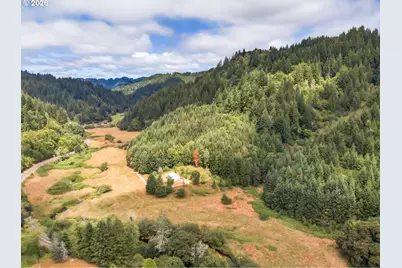 2178 Deans Creek Rd, Reedsport, OR 97467 - Photo 9