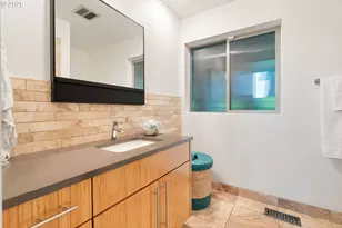 1666 Lake Front Rd, Lake Oswego, OR 97034 - Photo 21