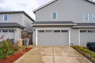 1612 SE Barberry Ave, Dallas, OR 97338 - Photo 3