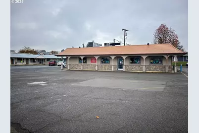 309 SW Main St, Winston, OR 97496 - Photo 1