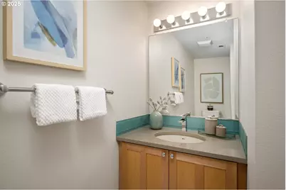2327 NW Northrup St #12, Portland, OR 97210 - Photo 13