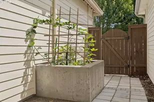 28905 SW Costa Cir W, Wilsonville, OR 97070 - Photo 27