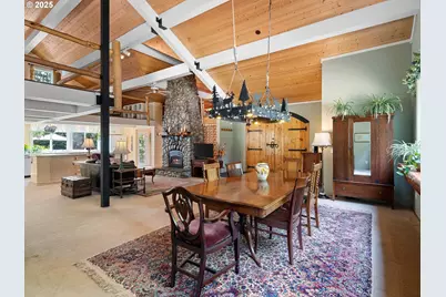 19875 SW Meadow View Dr, McMinnville, OR 97128 - Photo 9