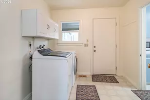 470 W Third Ave, Sutherlin, OR 97479 - Photo 5