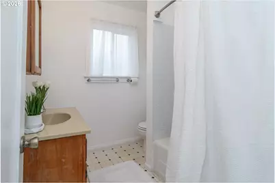 470 W Third Ave, Sutherlin, OR 97479 - Photo 15