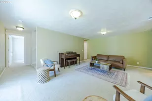 755 South 47th Place, Springfield, OR 97478 - Photo 35