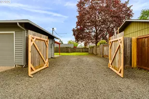 1085 Stillman Ave, Eugene, OR 97404 - Photo 3