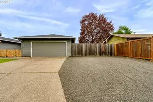 1085 Stillman Ave, Eugene, OR 97404 - Photo 23