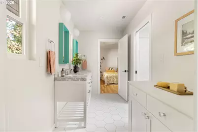 1622 SW Westwood Dr, Portland, OR 97239 - Photo 19