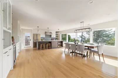 1622 SW Westwood Dr, Portland, OR 97239 - Photo 7