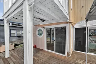 18989 NE Marine Dr, Portland, OR 97230 - Photo 19