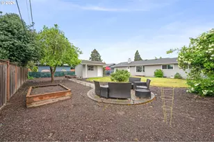 2463 Moore St, Eugene, OR 97404 - Photo 31