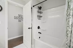 2463 Moore St, Eugene, OR 97404 - Photo 27