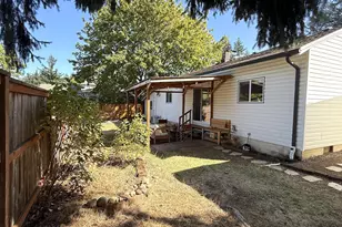 12839 SE Raymond St, Portland, OR 97236 - Photo 37