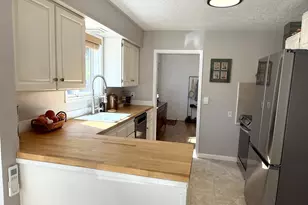 12839 SE Raymond St, Portland, OR 97236 - Photo 7
