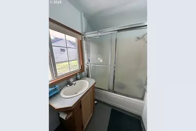 6835 SW Galley Ave, Lincoln City, OR 97367 - Photo 15