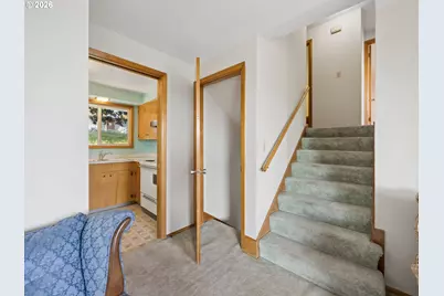 225 SW 4th St, Troutdale, OR 97060 - Photo 17