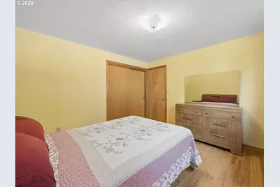 225 SW 4th St, Troutdale, OR 97060 - Photo 21