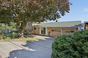 225 SW 4th St, Troutdale, OR 97060 - Photo 41