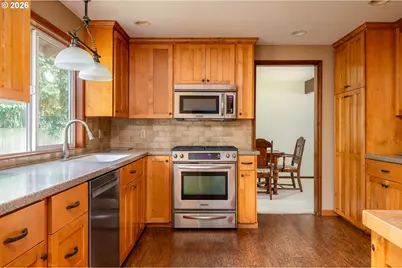 10170 SW Siletz Dr, Tualatin, OR 97062 - Photo 9
