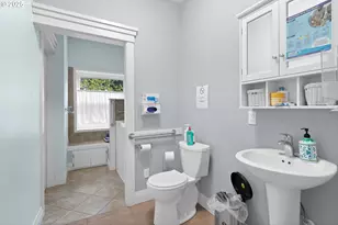 26500 SE 5th St, Camas, WA 98607 - Photo 15