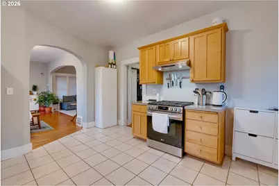 318 N Fremont St, Portland, OR 97227 - Photo 15