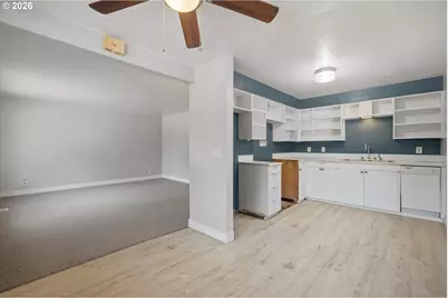 111 SE Elliott Ave, Gresham, OR 97080 - Photo 9