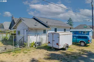 892 Colorado Ave, North Bend, OR 97459 - Photo 9