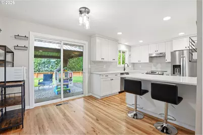 735 SW 136th Ave, Beaverton, OR 97005 - Photo 9