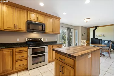 660 18th Ave, Coos Bay, OR 97420 - Photo 17